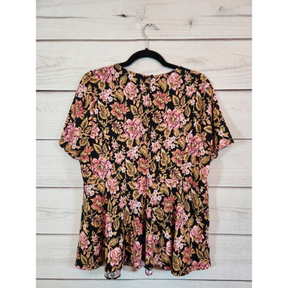 Torrid Womens Multicolor Floral Short Sleeve Crepe Cage Front Blouse Top Size 1X - Picture 2 of 6